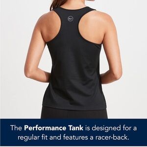 EUC vineyard vines Women's Performance Tank size small (runs big)